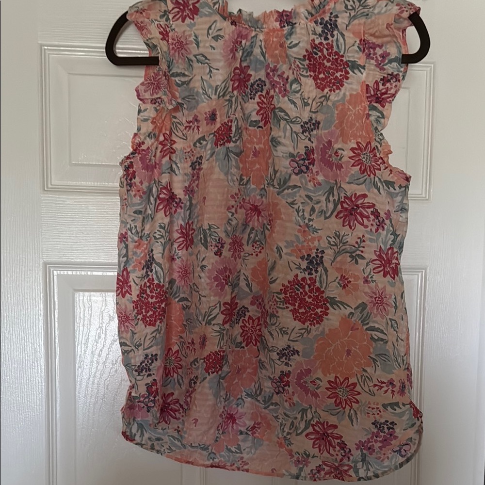Floral Sleeveless Blouse